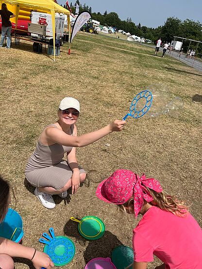 07c6d6c5-438d-42b8-ab38-fd2fdb7d9ec7